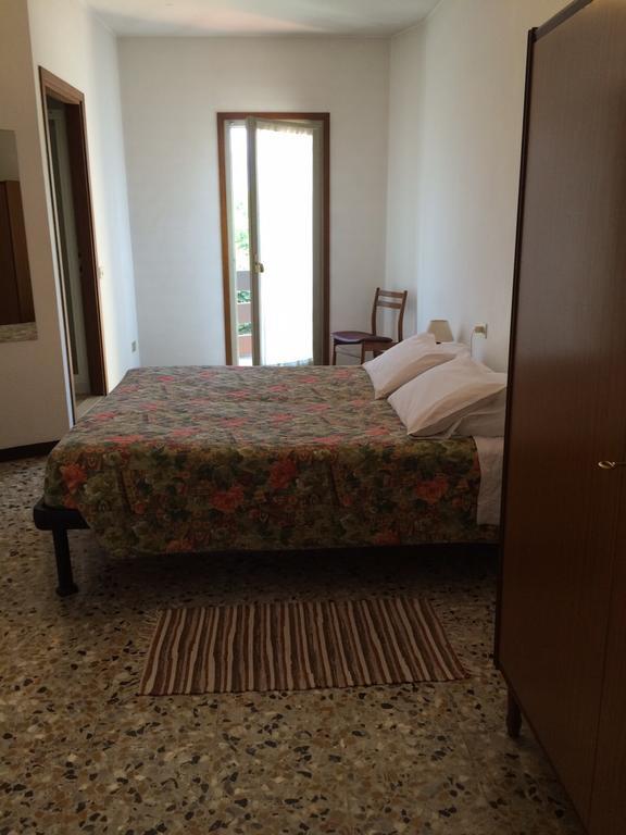 Hotel Aurora Colico Zimmer foto